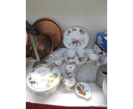 A collection of&nbsp;Royal Worcester Evesham china including casserole dish, flan dishes, jam pots etc