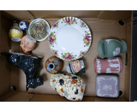 A Mixed Collection of Items to include Royal Albert Old Country Roses salad plates, Wedgwood Jasperware Sage Green Vase and L