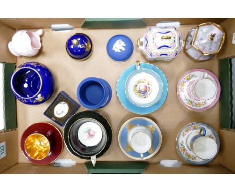 A mixed collection of items to include Anysley, Paragon , Wedgwood &amp; similar floral decorated cabinet cups &amp; saucers,