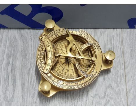 VINTAGE DECORATIVE BRASS COMPASS