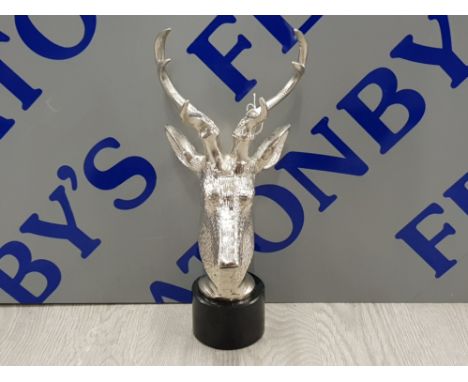 VINTAGE DECORATIVE METAL STAGS HEAD TABLE PIECE