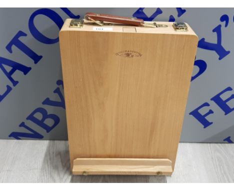 A SUPERB WINSOR AND NEWTON PORTABLE ARTISTS EASEL TO INCLUDE OIL PAINTS, BRUSHES ETC