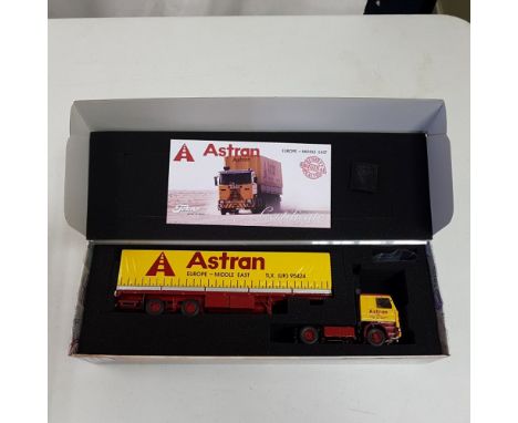 Tekno Astran Scania 142 Tilt Trailer - Scale: 1:50 - Model Code: 68869 - Certificate: Yes - Lot Condition: Very good - Mirror