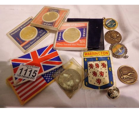 Mixed items including Battle of Britain medals etc. P&amp;P Group 1 (£14+VAT for the first lot and £1+VAT for subsequent lots