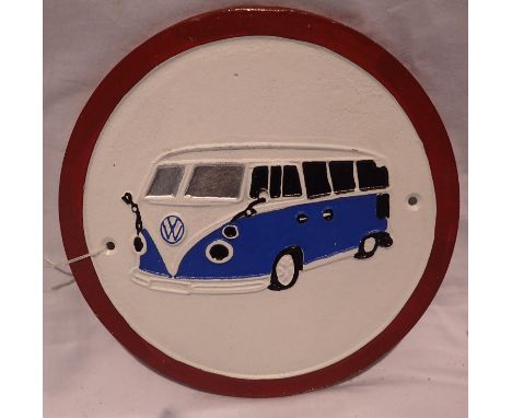 Cast iron VW campervan plaque, D: 25 cm. P&amp;P Group 1 (£14+VAT for the first lot and £1+VAT for subsequent lots) 
