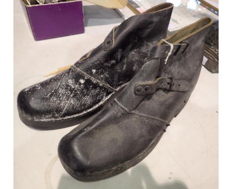 A pair of German WWII period ammo dump wooden heeled boots marked Bezug Schein KL.2, size 9/10 UK. P&amp;P Group 2 (£18+VAT f