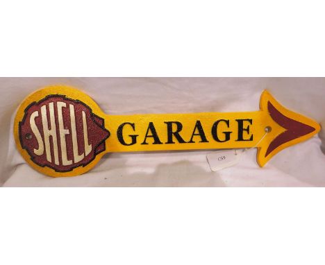 Cast iron Shell Garage arrow, W: 40 cm. P&amp;P Group 1 (£14+VAT for the first lot and £1+VAT for subsequent lots) 