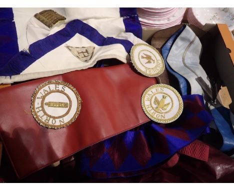 Mixed Masonic items including collars and an apron. P&amp;P Group 2 (£18+VAT for the first lot and £3+VAT for subsequent lots