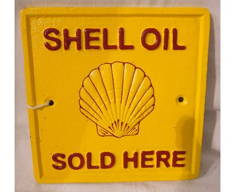 Cast iron Shell Sold Here plaque, W: 15 cm. P&amp;P Group 1 (£14+VAT for the first lot and £1+VAT for subsequent lots) 