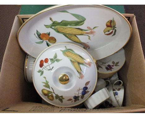 Various Royal Worcester Evesham china (three boxes)