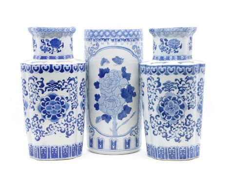 A pair of modern Chinese blue and white vases, 47.5cm and a stick stand, 47.5cm