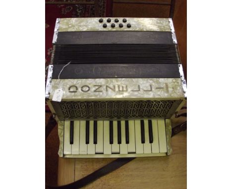 Donzelli piano accordion 