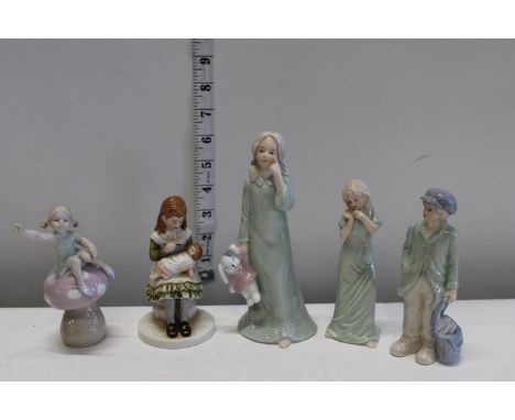 A job lot of assorted ceramic figures 