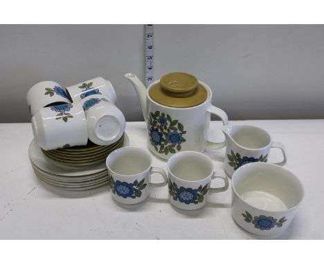 A vintage J G Meakin mid-century tea service 