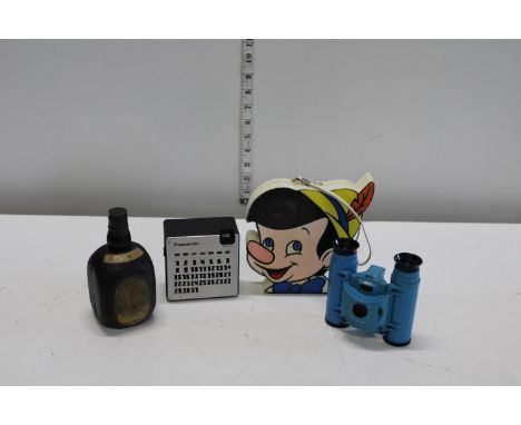 Four vintage novelty radios 