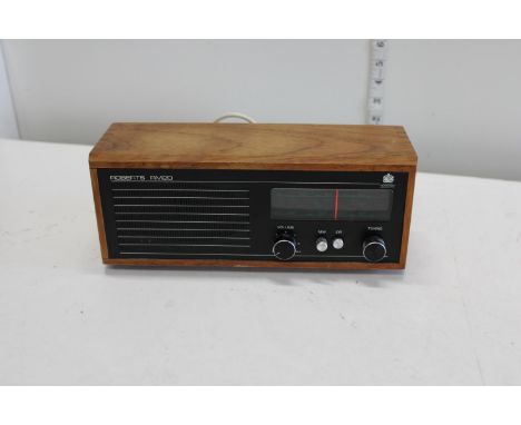 Vintage Roberts radio 