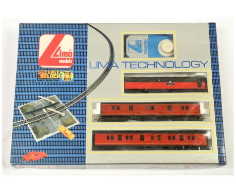 Lima 105110TW BR Postal Train Set. Containing BR Red / Grey Class 47 - The Gloucestershire Regiment loco, 2x Parcel coaches, 
