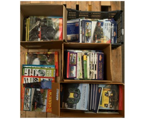 Large Qty of Hornby, Bachmann, lima Catalogues & Magazines. To include Bachmann 2007 catalogue, Bachmann Collectors' Club Win