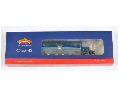 Bachmann OO Gauge 32-061 Class 42 Hydraulic Diesel Locomotive No. D812 "The Royal Naval Reserve". Condition is Mint in Good t