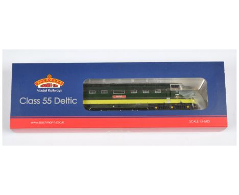 Bachmann OO Gauge 32-529A Class 55 Deltic Diesel Locomotive No. D9014 "The Duke of Wellington's Regiment". Condition is Mint 
