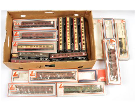 Lima OO Loco &amp; Mixed Rolling Stock, boxed &amp; unboxed. To include 205274 Ltd Edition Pullman Class 73/1 - The Royal Ale