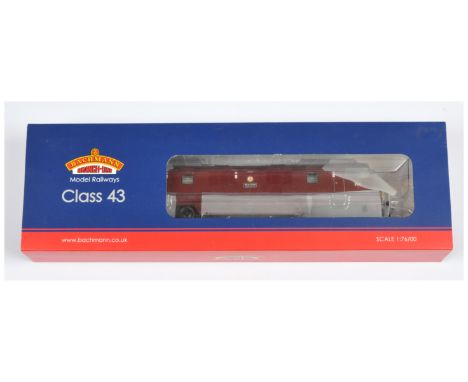 Bachmann OO Gauge 32-065 Class 43 Warship Diesel Locomotive No. D865 "Zealous". Condition is Mint in generally Excellent box 