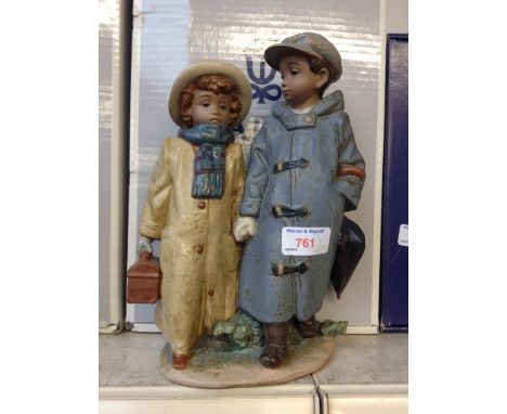 LLADRO FIGURE OFF TO SCHOOL WITH BOX 27CM