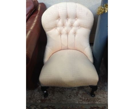 A SPOON BACK CHAIR.