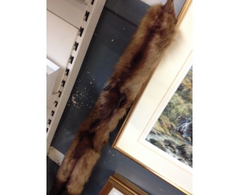 FUR STOLE. R
