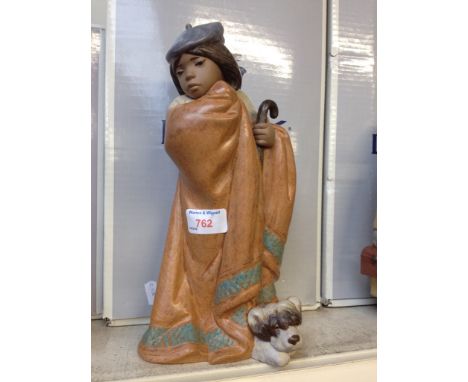 LLADRO FIGURE LTTLE SHEPHERD WITH BOX 29CM