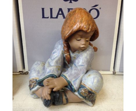 LLADRO FIGURE LAZY DAY WITH BOX.17CM