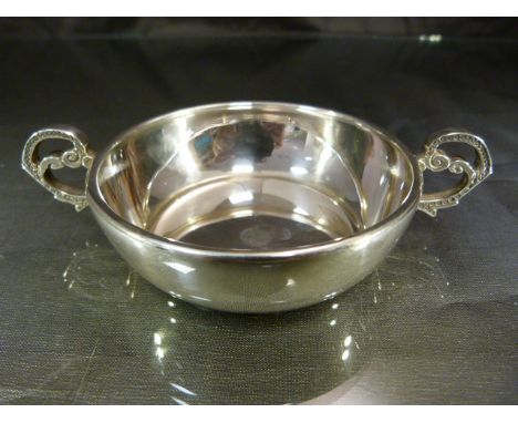 Hallmarked Silver Replica Jersey bowl modelled on the original c1700. In original box. Sheffield by Francis Howard Ltd 2010 A