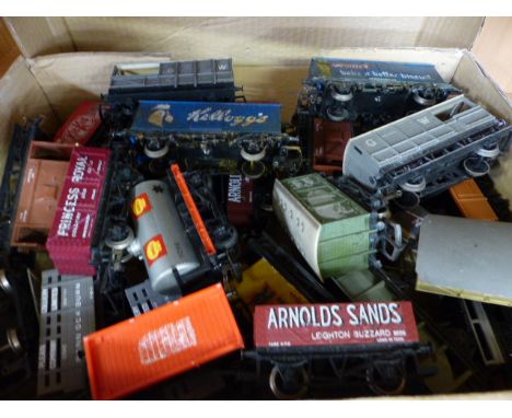 Collection of Hornby and Triang railway carriages