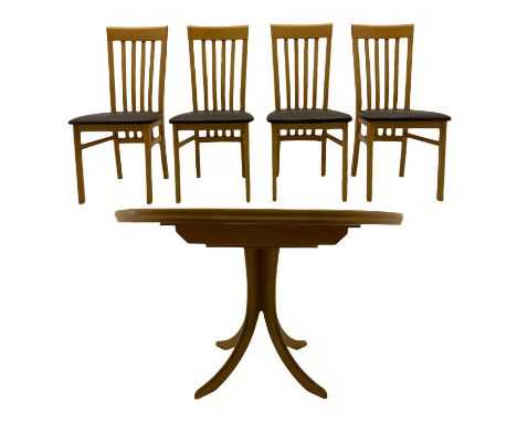 Light oak circular extending dining table and four chairs Dimensions: Height:&nbsp;77cm&nbsp; Length/Width:&nbsp;89cm&nbsp; D