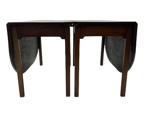 Georgian mahogany dining table, two ends with drop D-end leaves, central additional leaf, gate-leg action base on square supp