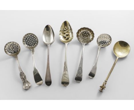 A VICTORIAN SILVER QUEEN'S PATTERN SUGAR SIFTER LADLE by Francis Higgins, London 1860, a silver Fiddle pattern example by Rob