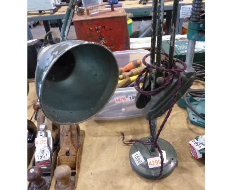 Early Anglepoise lamp with counterbalance weight, H: 107 cm. counter balance works well, plug has been removed from cable, no