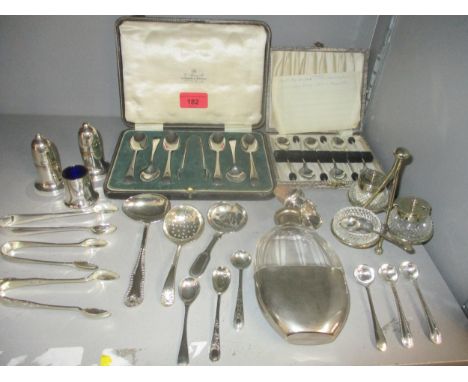 A mixed lot of silver and silver plated items to include a cased set of Cooper Brothers &amp; Sons silver teaspoons and sugar