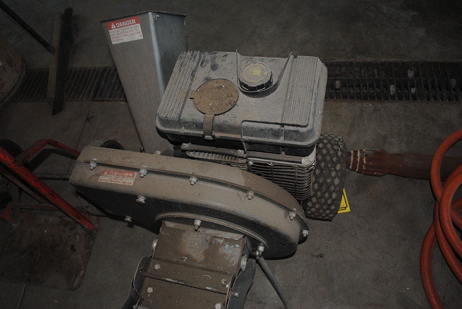 CRAFTSMAN CHIPPER/SHREDDER INDUSTRIAL PLUS, 5HP BRIGGS & STRATTON