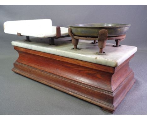 VINTAGE BUTCHER/DAIRY STORES SCALES with a mineral and a metal tray