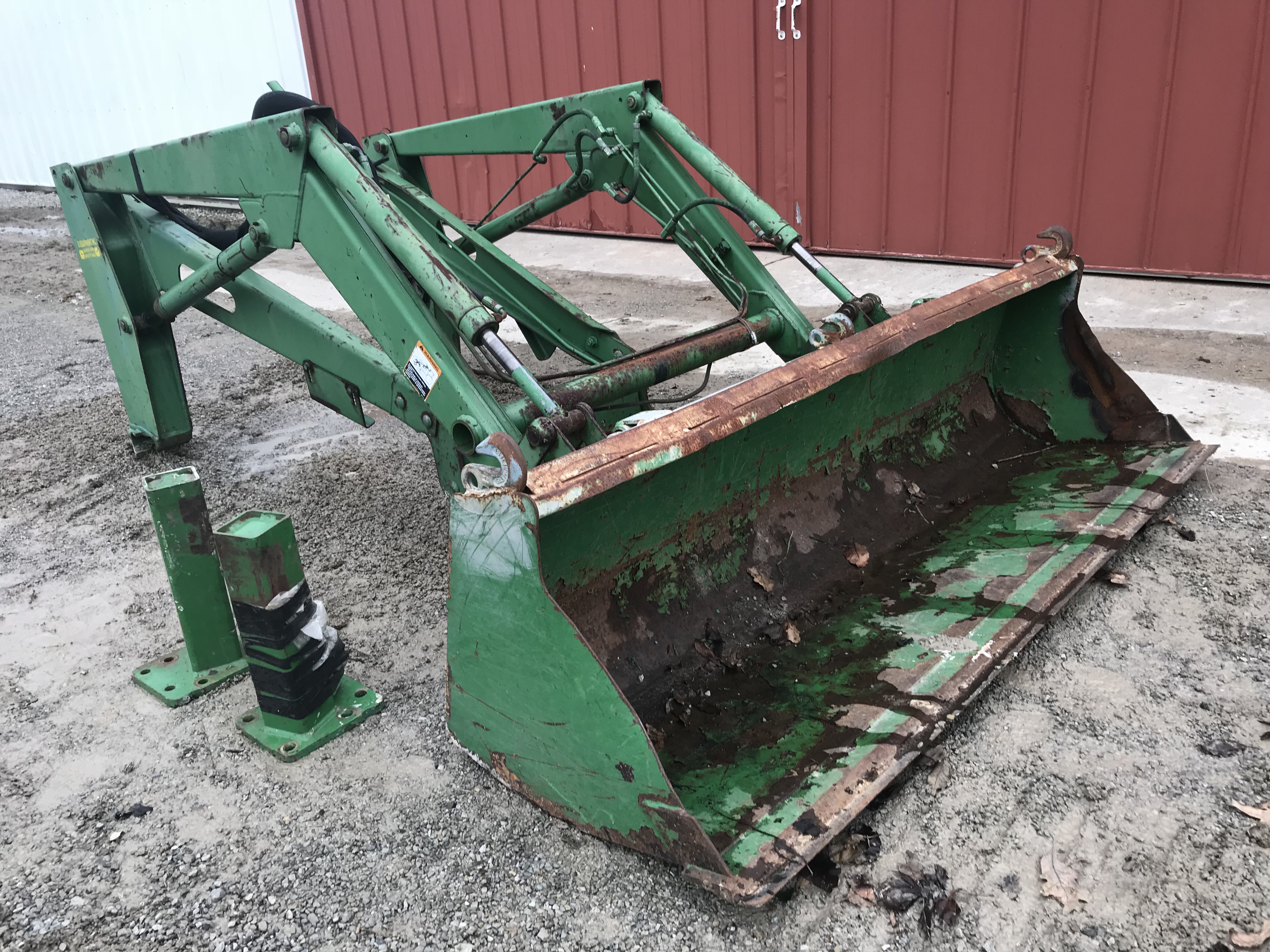 JD 460 loader, quick-tach mounting brackets, 6’ material bucket, fits ...