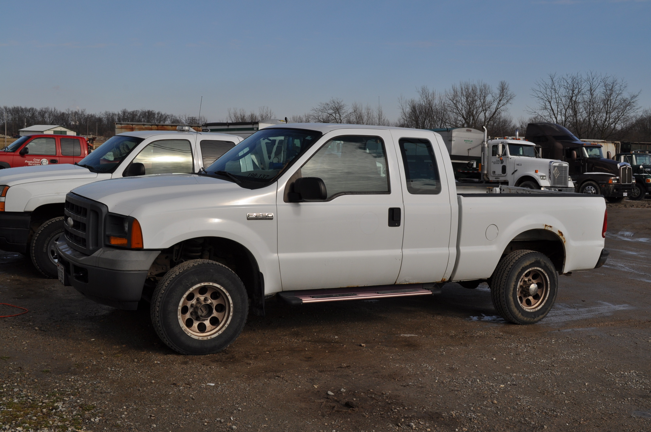 2005 Ford F-250 pickup truck, extended cab, 4x4, short bed, 5.4L Triton ...