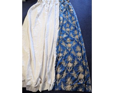 10A PAIR OF COUNTRY HOUSE CURTAINS Linen, with 19th century printed blue linen borders, lined, approx 228 cm drop (in need of