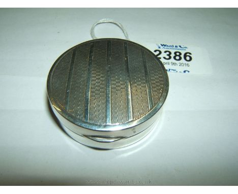 A Lady's Art Deco Silver Powder Compact with engine turned decoration by Houbigant of France. 47 grams total - Birmingham 192