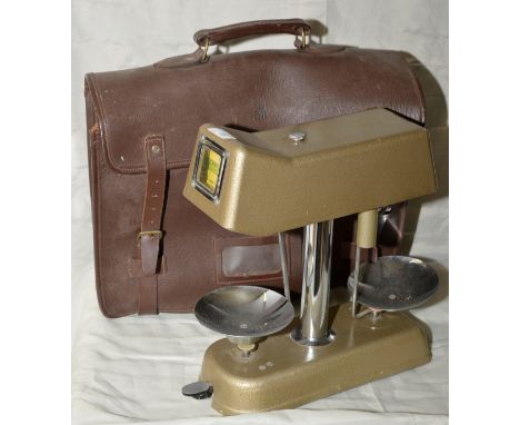 Cash counting scales and carry case 
