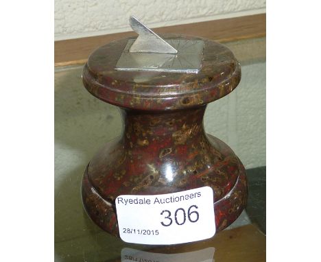 Serpentine sundial with white metal sundial plaque mounted on raised serpentine base, ht 9cm