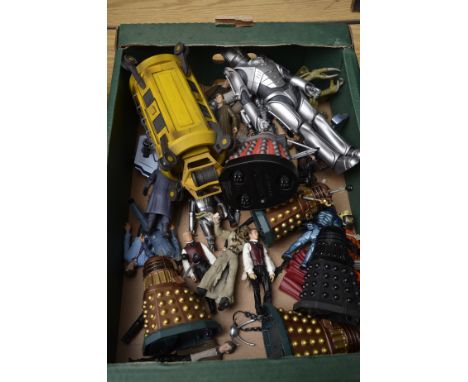 Box of assorted Doctor Who figures including the Cyberman, Daleks etc