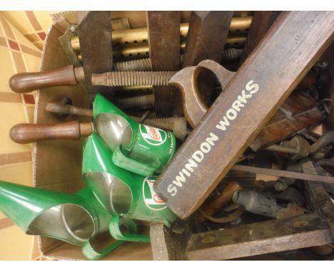 Assorted metal wares to include various tools, a graduated set of three Castrol Oil cans, the block plane marked "Swindon Wor