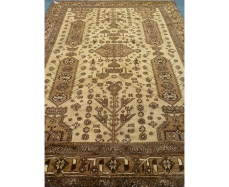 Persian Shiraz beige ground rug carpet, 290cm x 200cm
