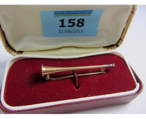 Hunting horn stock pin stamped 15ct
